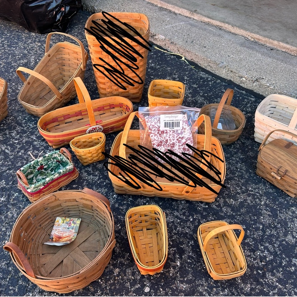 Set of Woven Baskets in Natural Tones